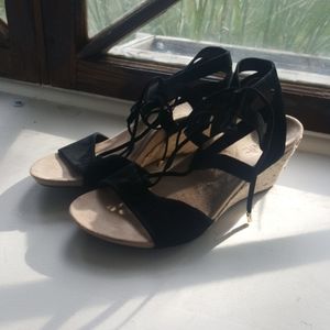 Vionic sandal in black suede, sz 38